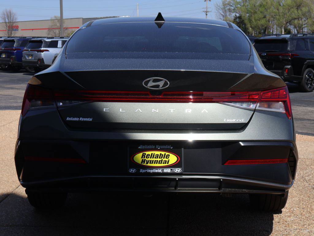 New 2026 Hyundai Elantra Limited image 5