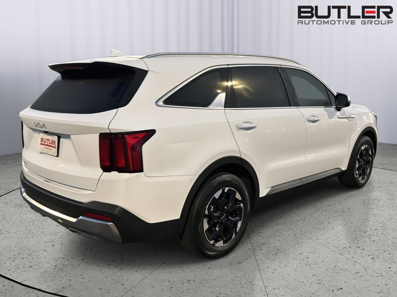 Used 2024 Kia Sorento S image 5