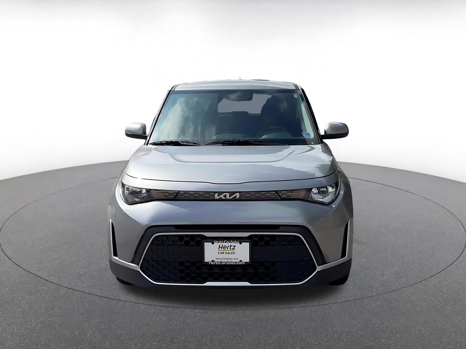 Used 2025 Kia Soul LX w/ LX Technology Package FWD image 4