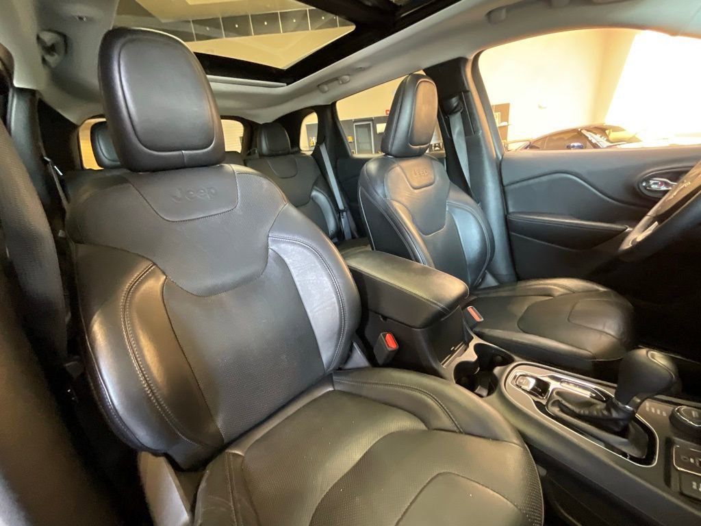 Used 2019 Jeep Cherokee Limited image 21