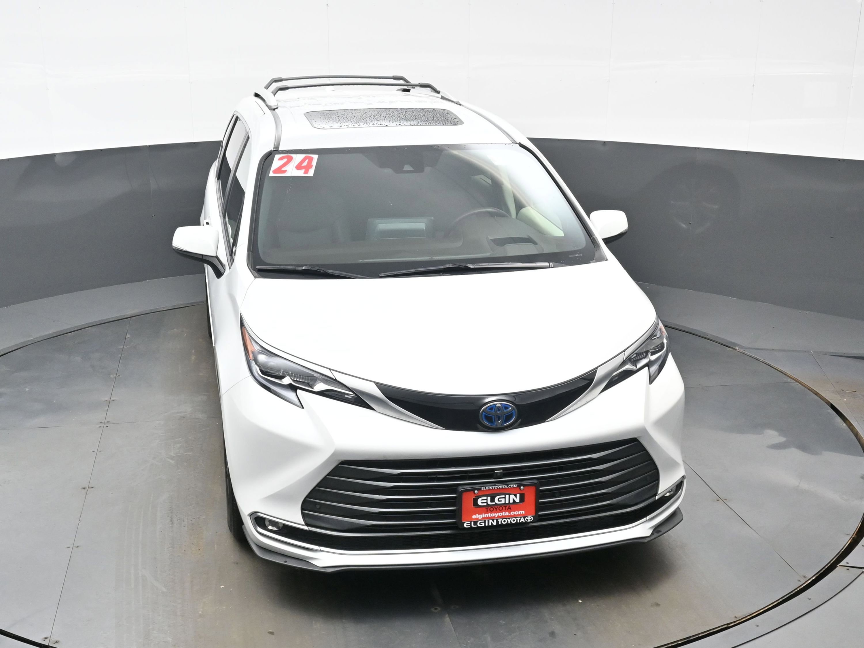 Used 2024 Toyota Sienna Platinum image 36