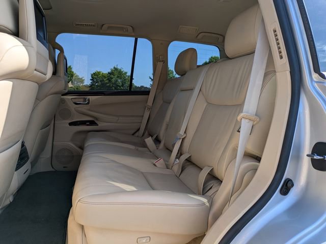 Used 2015 Lexus LX 570 4WD w/ Luxury Package image 20