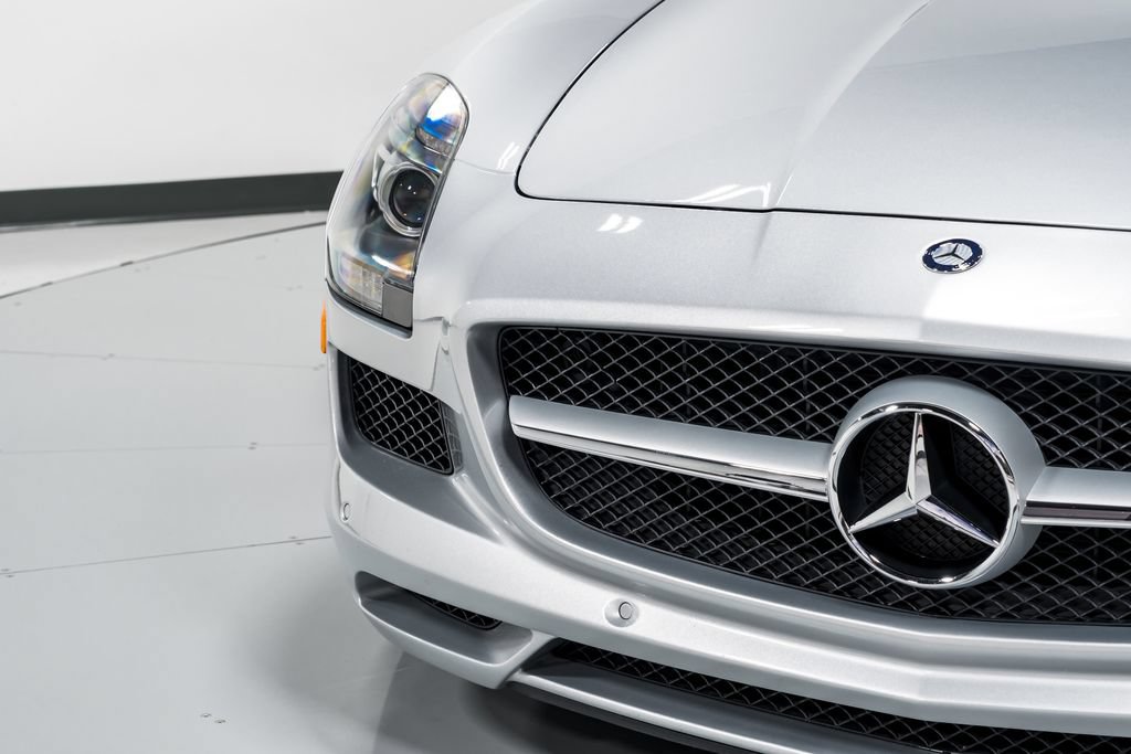 Used 2011 Mercedes-Benz SLS AMG Coupe image 34