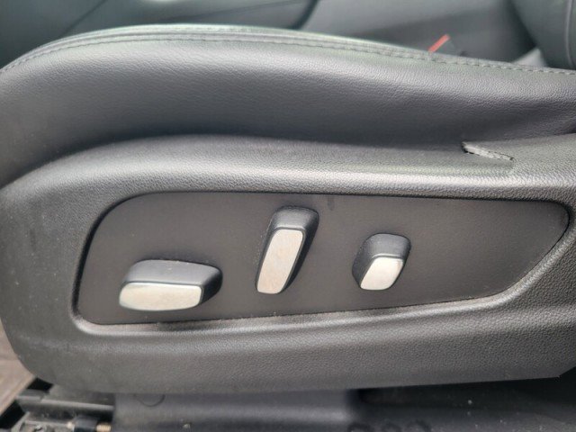 Used 2017 Cadillac XT5 Luxury FWD image 11
