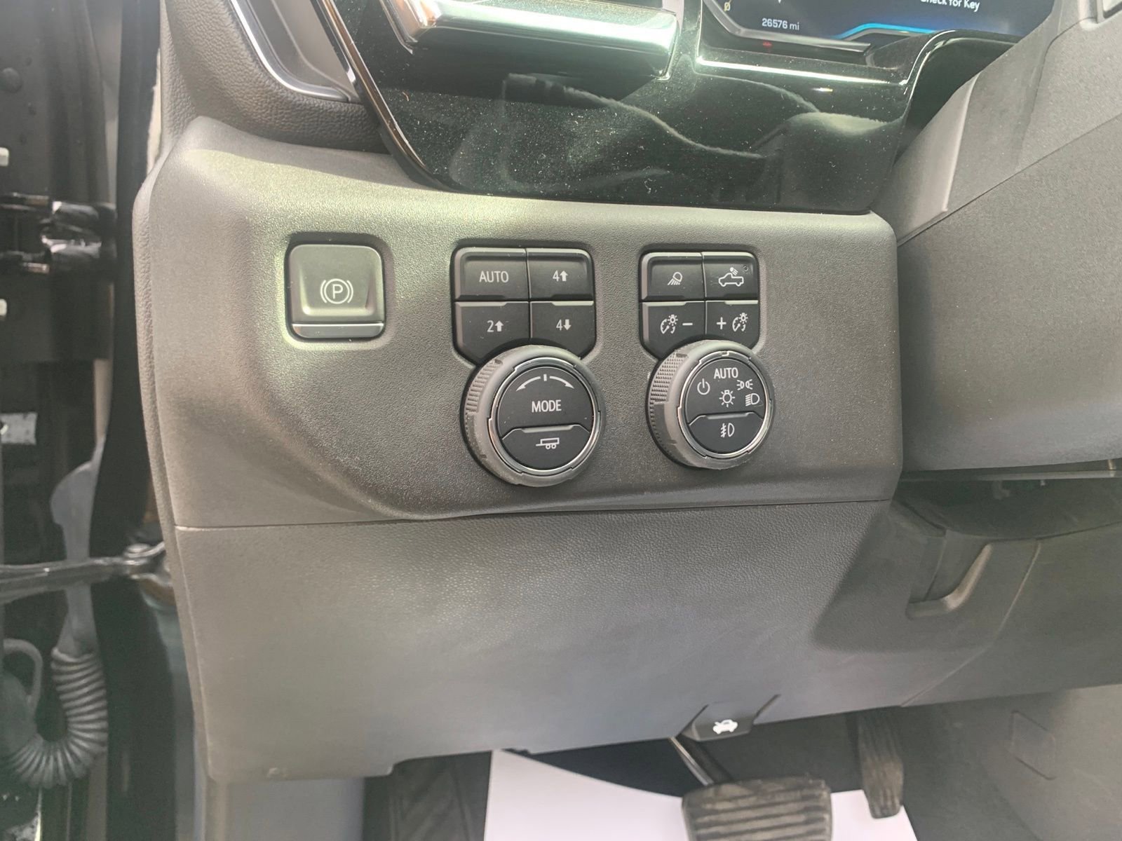 Used 2024 Chevrolet Silverado 2500 LTZ w/ LTZ Plus Package image 15