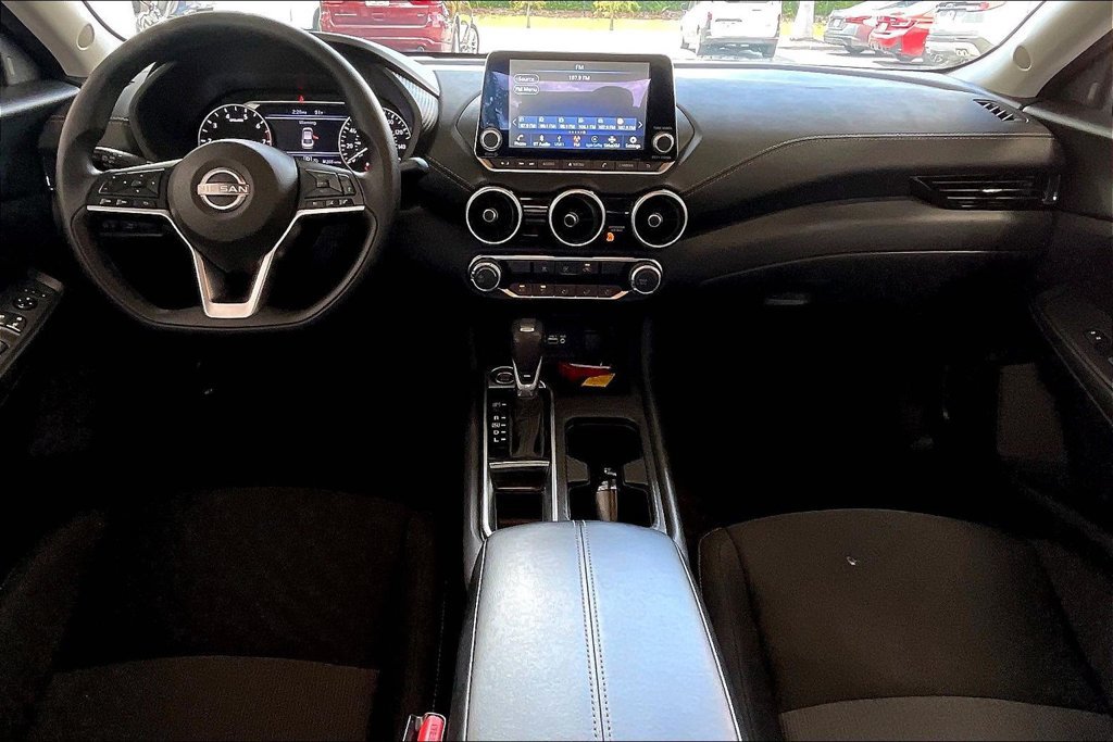 Used 2025 Nissan Sentra SV FWD image 6