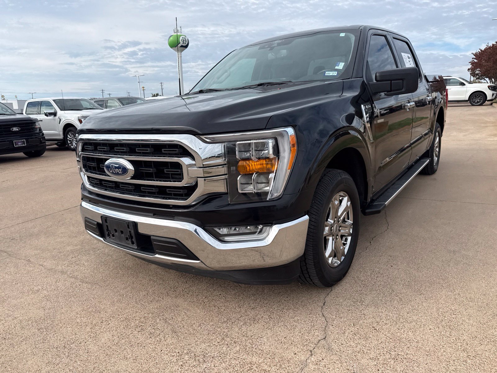 Used 2022 Ford F150 XLT w/ Equipment Group 302A High RWD image 3