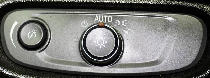 Used 2017 Chevrolet Volt Premier w/ Driver Confidence II Package FWD image 34