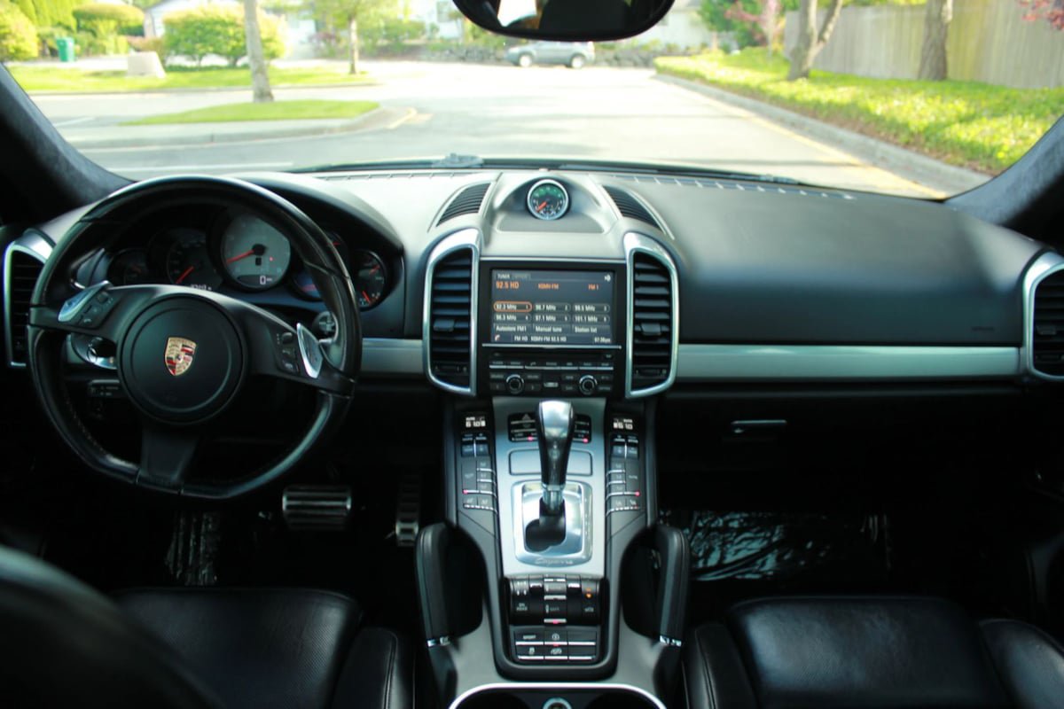 Used 2014 Porsche Cayenne GTS AWD/4WD image 11