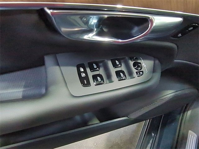 New 2025 Volvo XC90 B6 Plus w/ Protection Package Premier image 5