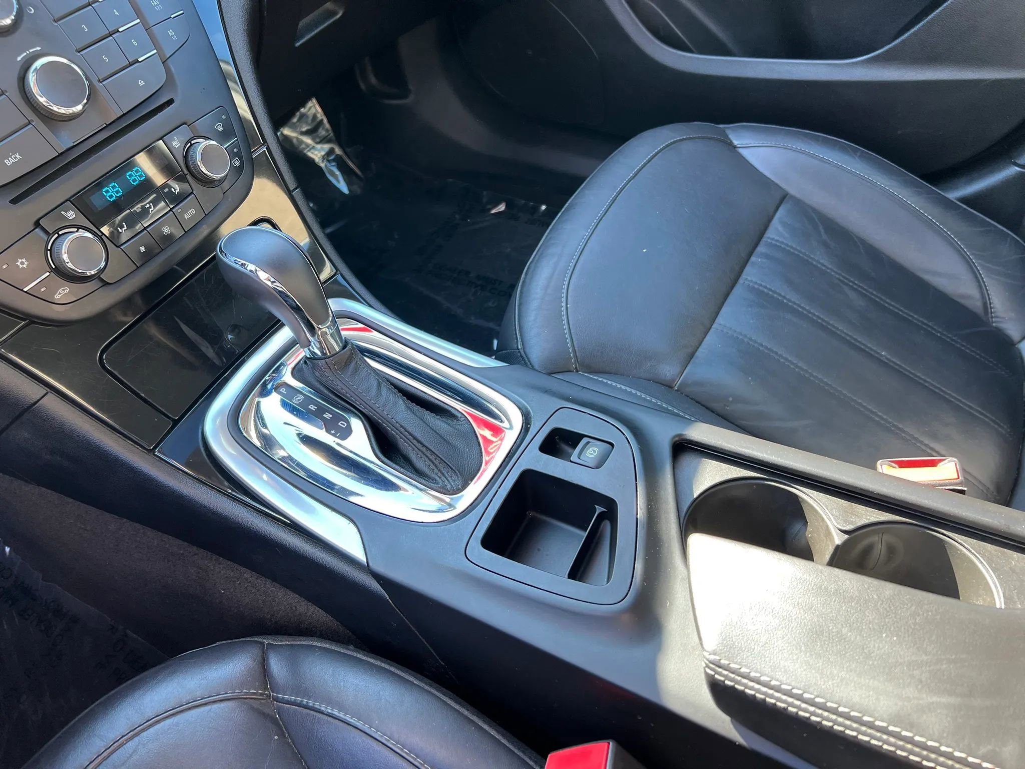 Used 2012 Buick Regal Leather FWD image 14