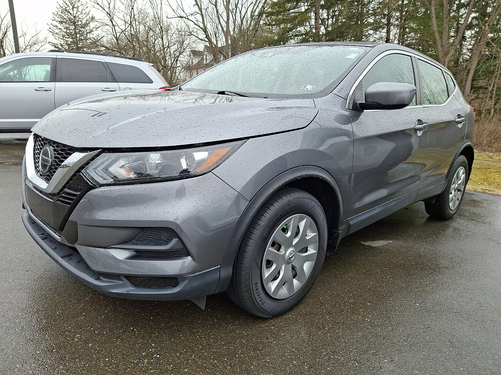 Used 2020 Nissan Rogue Sport S image 3