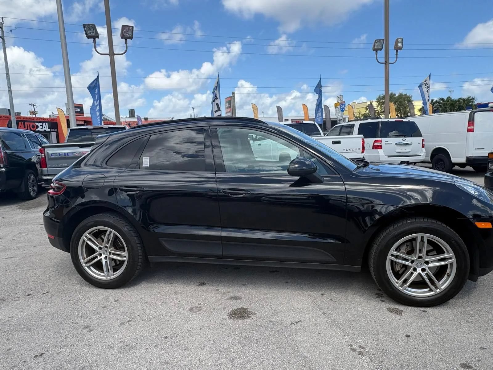Used 2017 Porsche Macan AWD/4WD image 5