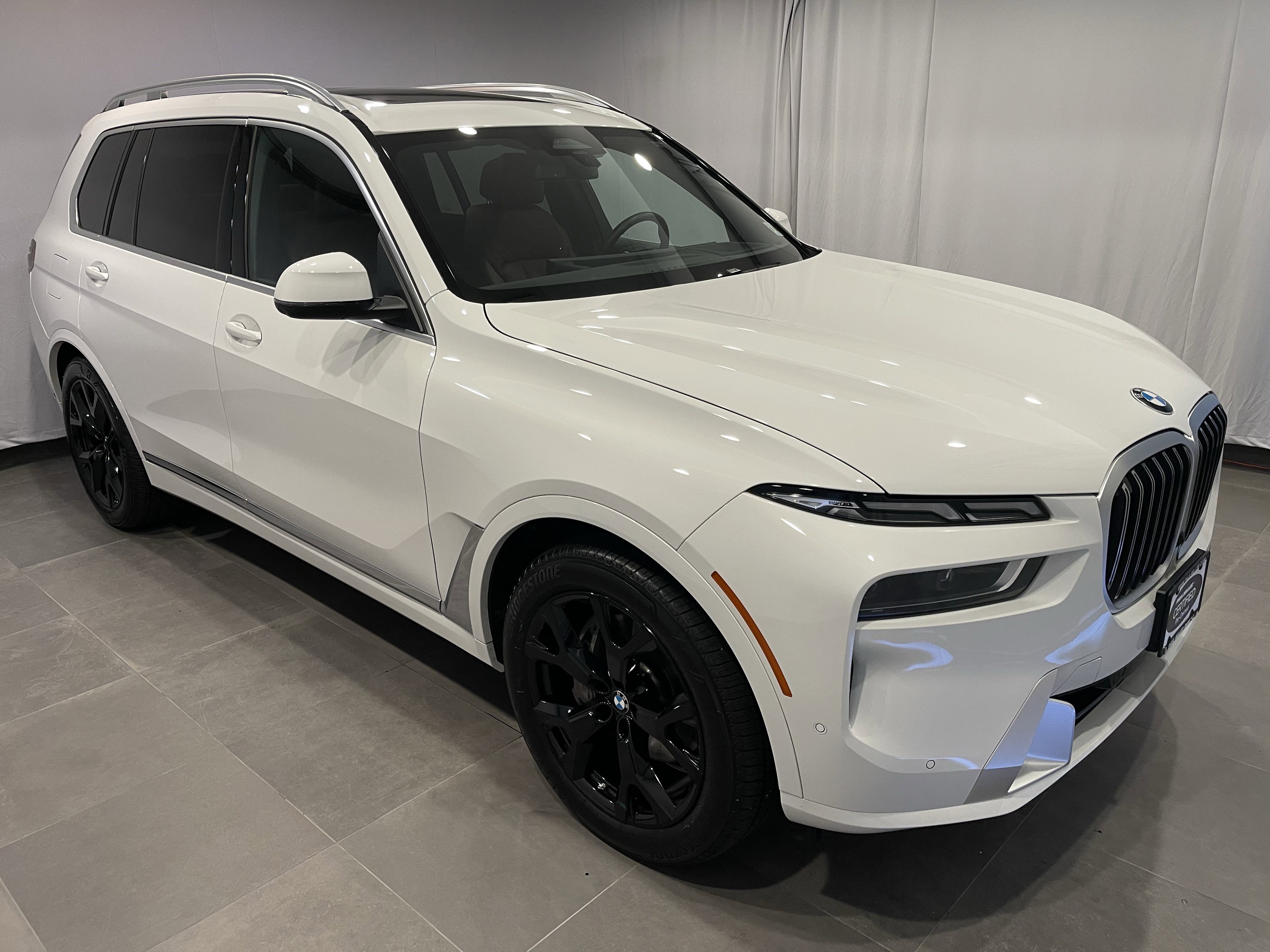 Used 2026 BMW X7 xDrive40i w/ Premium Package AWD/4WD image 3