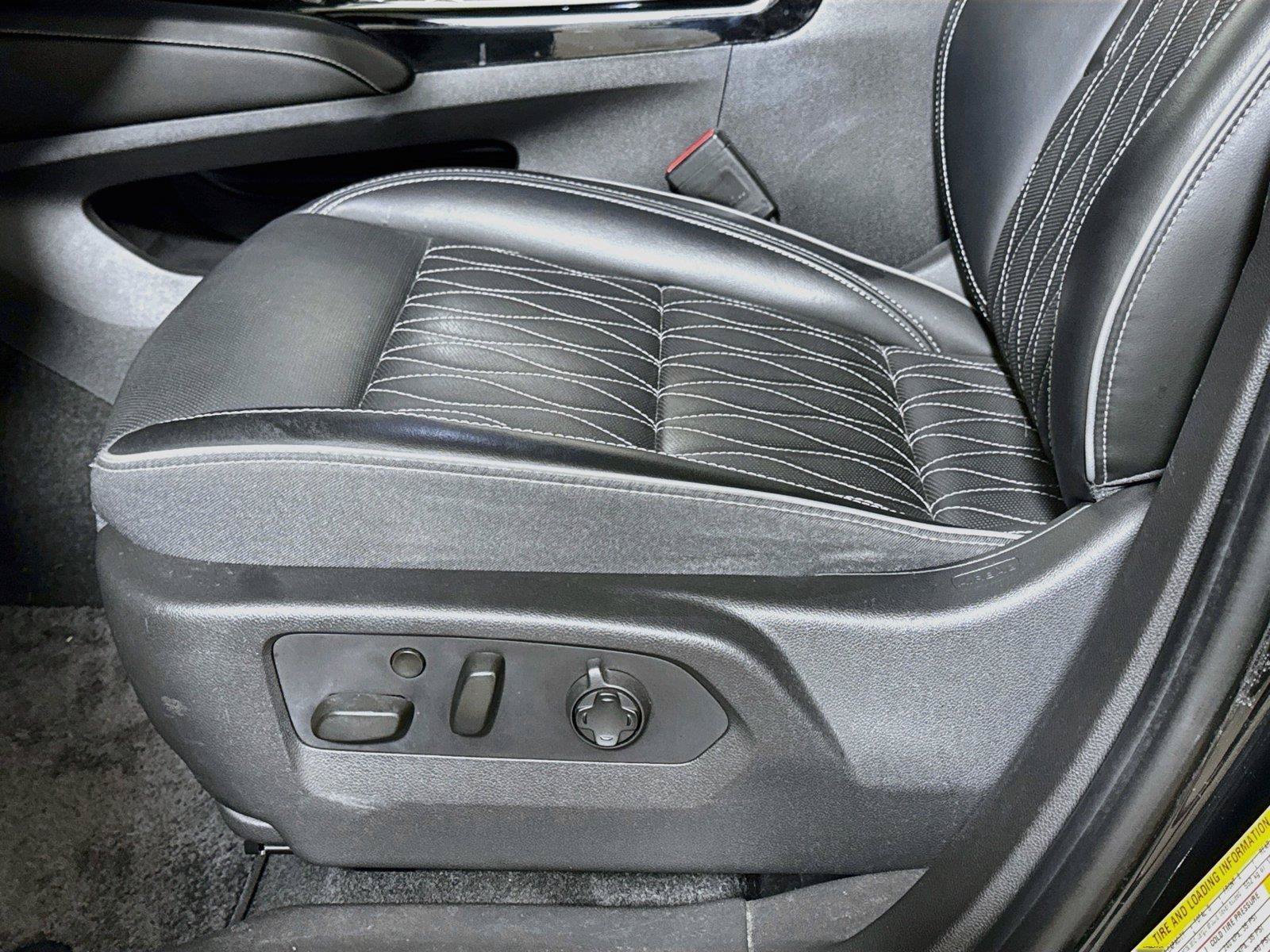 Certified 2022 Buick Envision Avenir w/ Technology Package II FWD image 50