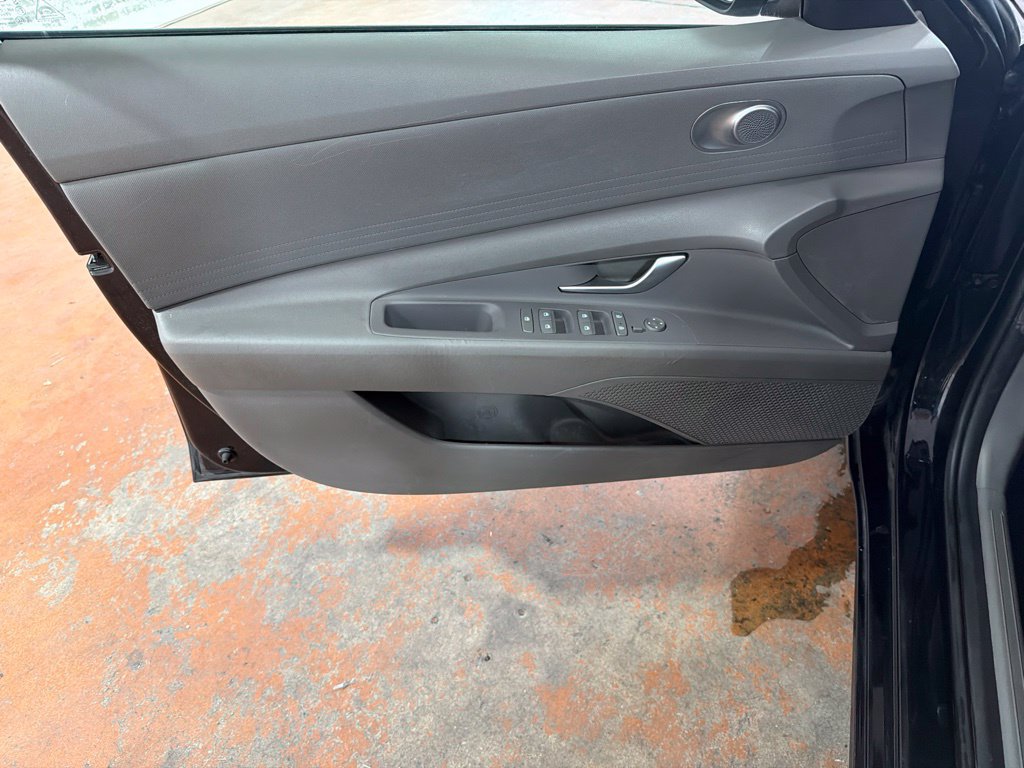 Used 2021 Hyundai Elantra SEL FWD image 28