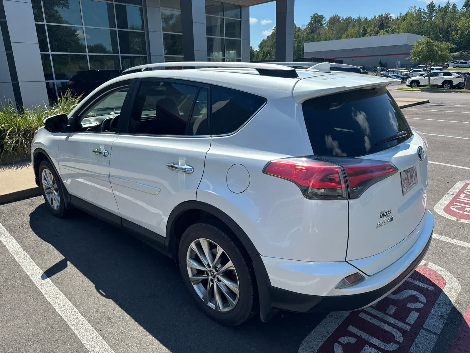 Used 2017 Toyota RAV4 Limited FWD image 3