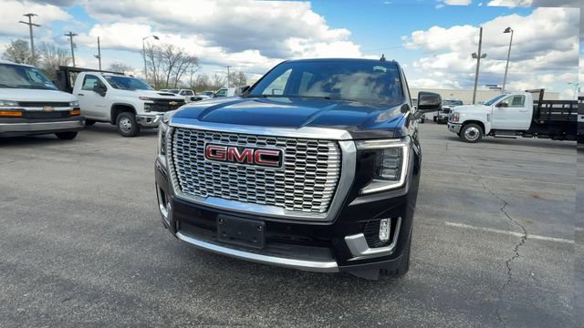 Used 2024 GMC Yukon XL Denali AWD/4WD image 3