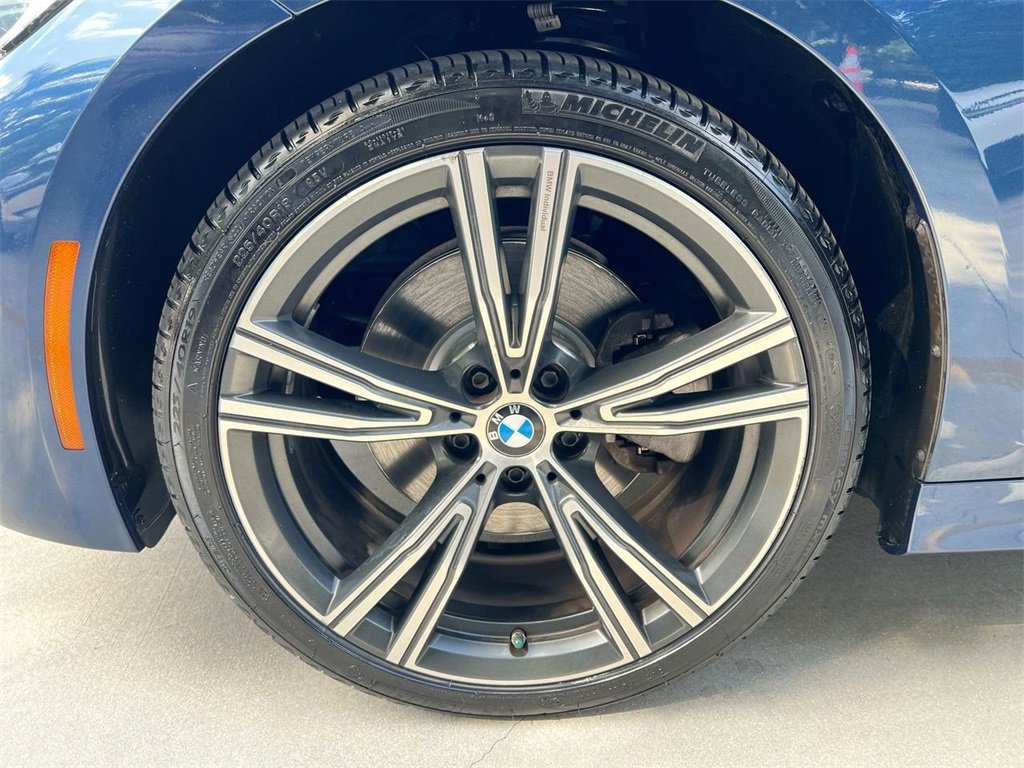 Used 2022 BMW 330i Sedan w/ Driving Assistance Package image 9