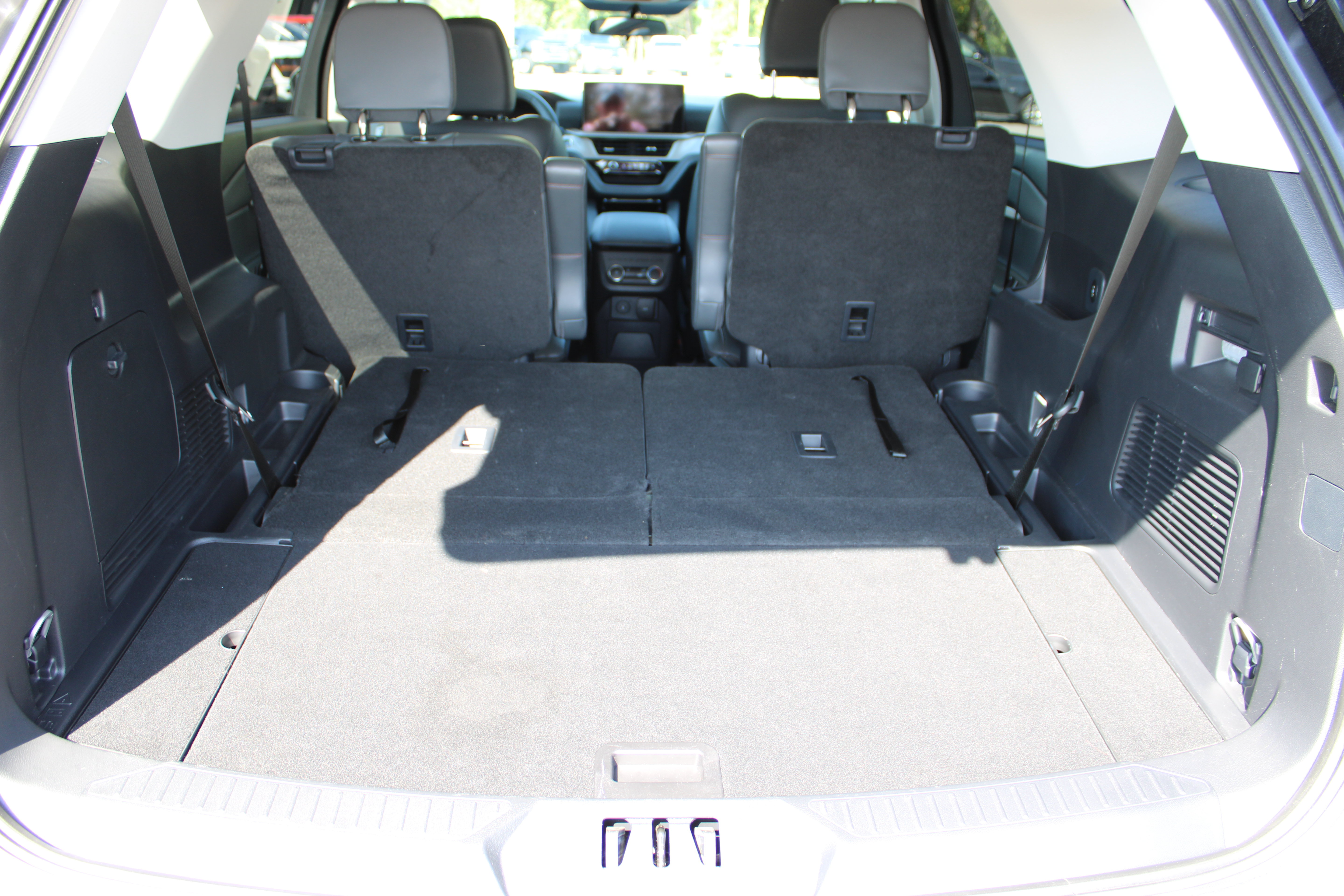 Used 2025 Ford Explorer Active w/ Active Comfort Package AWD/4WD image 13