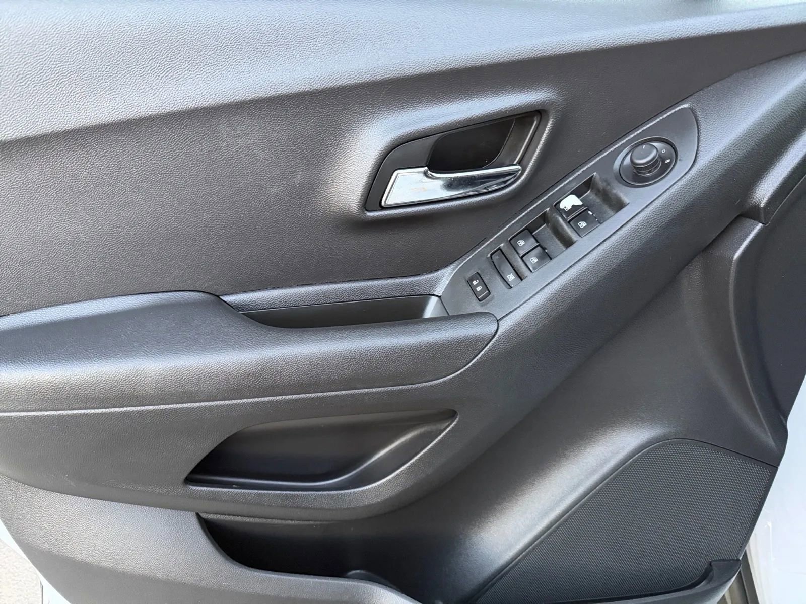 Used 2020 Chevrolet Trax LT image 18