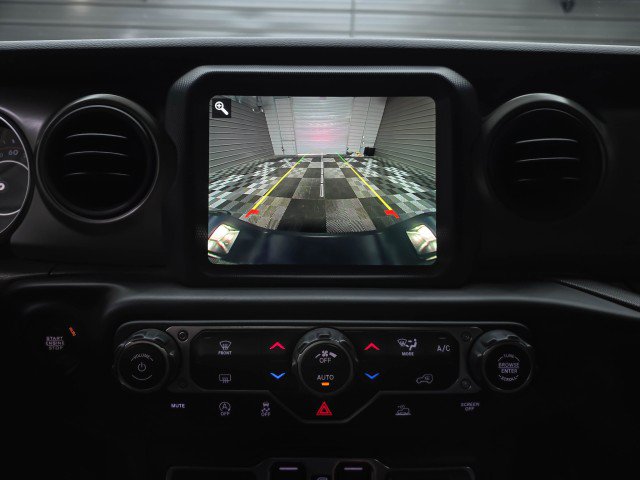 Used 2023 Jeep Gladiator Sport AWD/4WD image 27