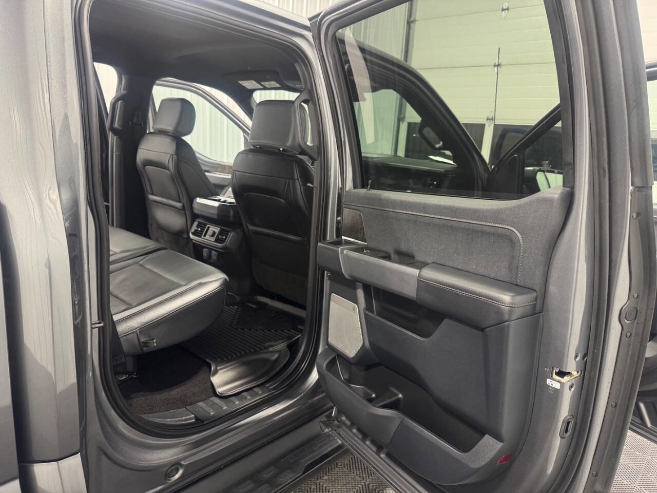 Used 2022 Ford F150 Lightning Lariat image 26