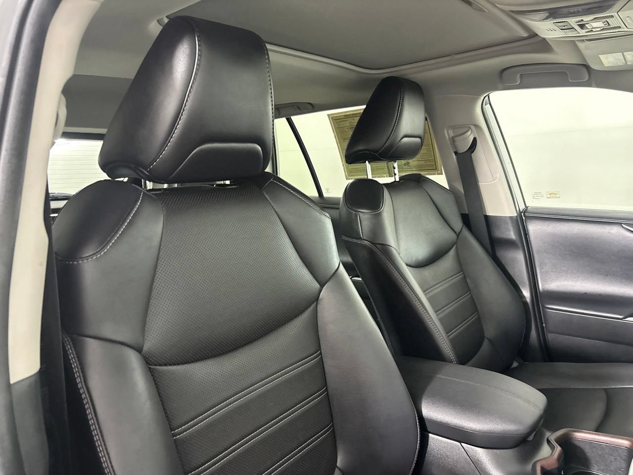 Used 2022 Toyota RAV4 Limited w/ Limited Grade Weather Package AWD/4WD image 29