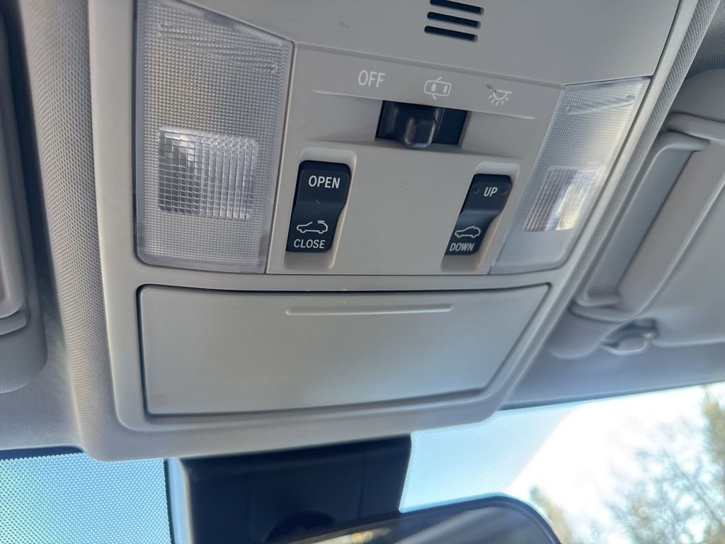 Used 2017 Toyota RAV4 XLE image 9