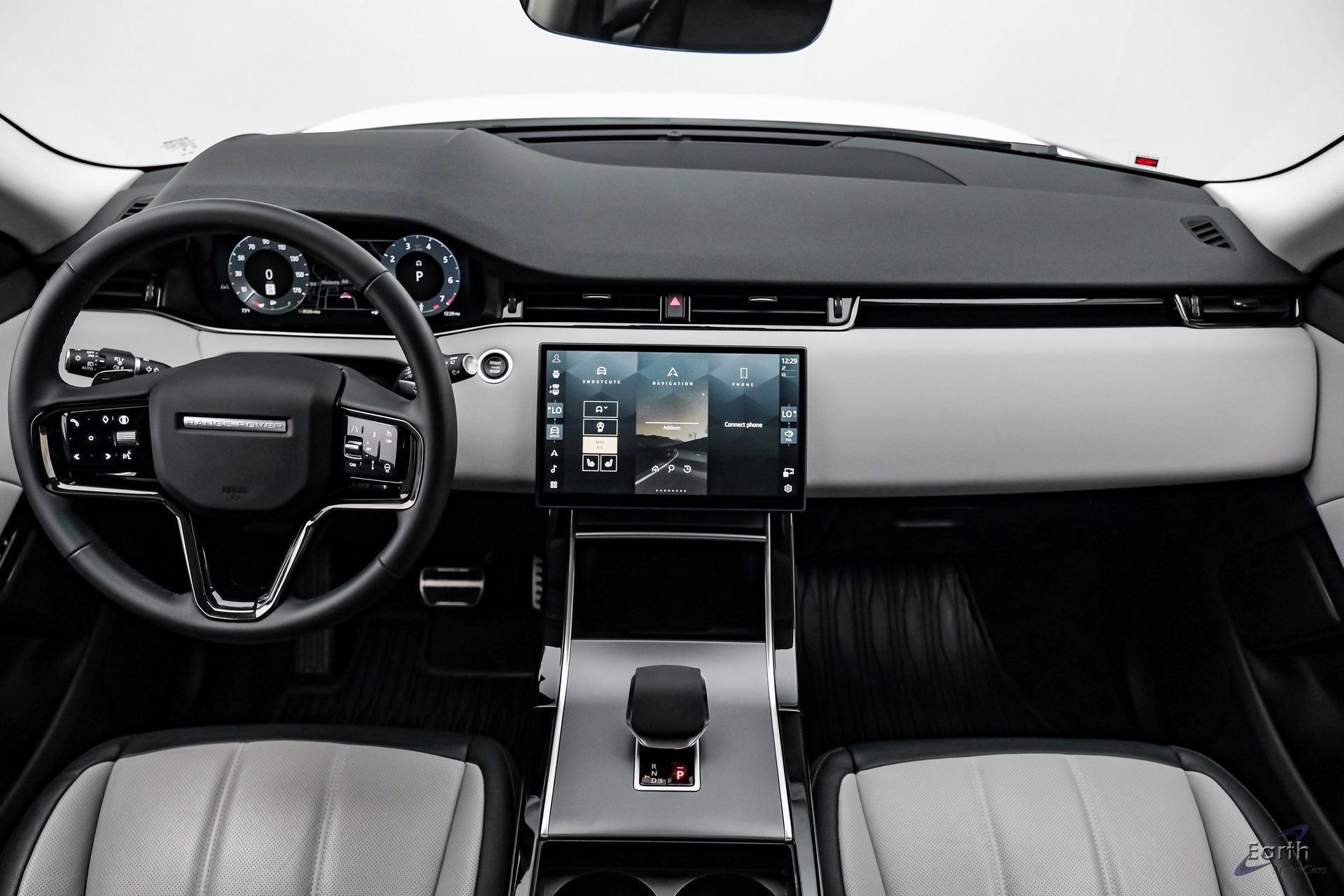 Used 2024 Land Rover Range Rover Evoque Dynamic SE image 32