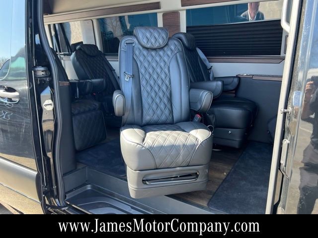 Used 2023 Mercedes-Benz Sprinter 3500 image 22