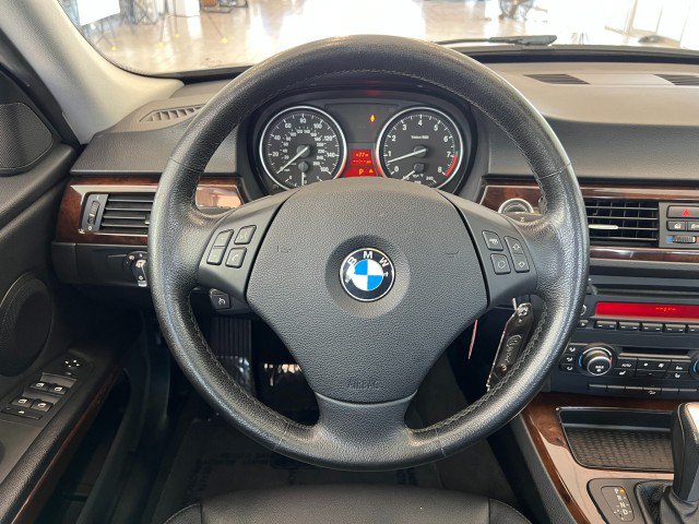 Used 2011 BMW 335i xDrive Sedan AWD/4WD image 19