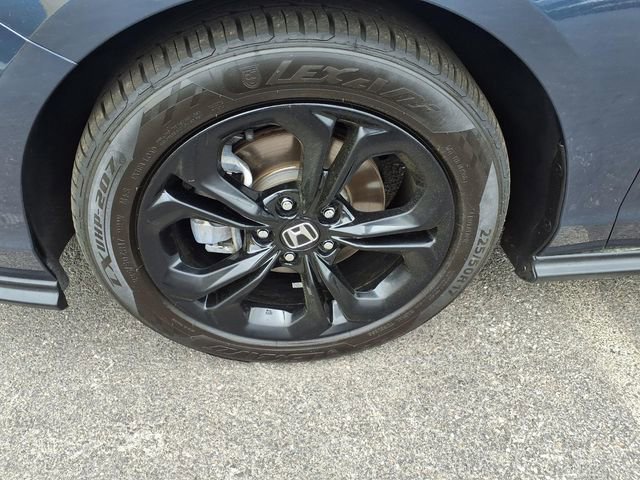 Certified 2025 Honda Accord SE image 4