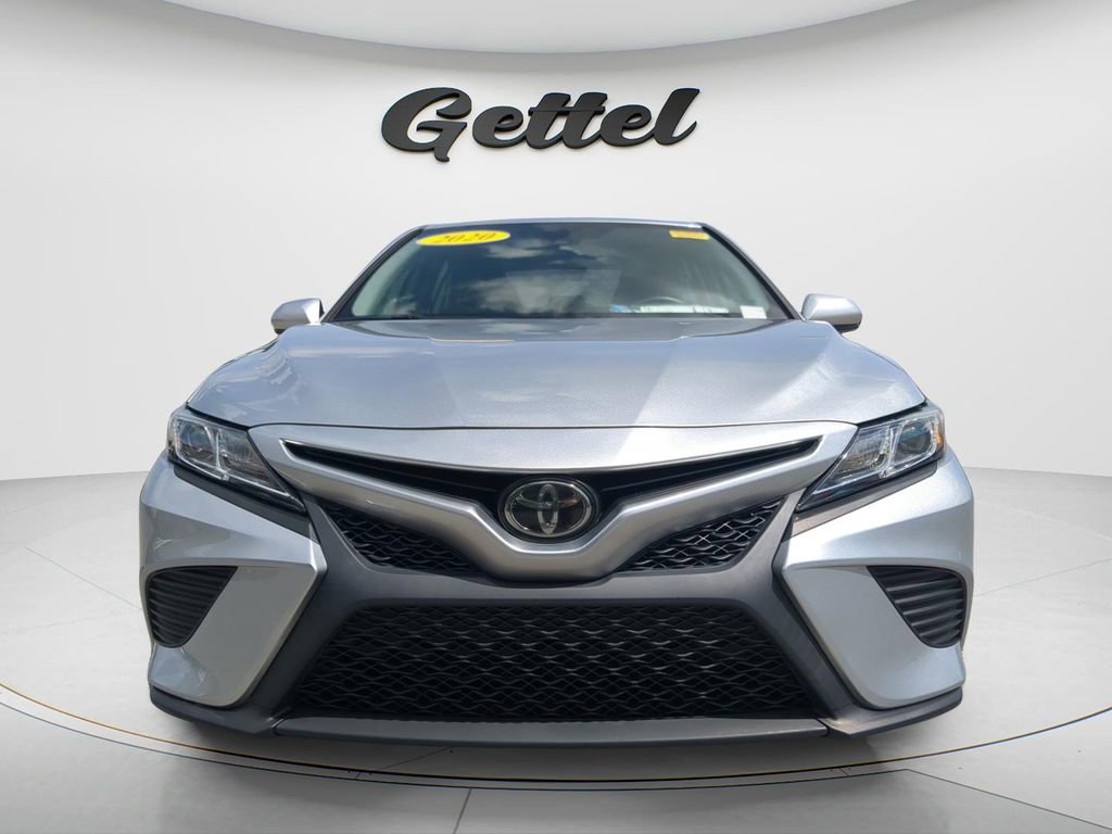 Used 2020 Toyota Camry SE FWD image 2