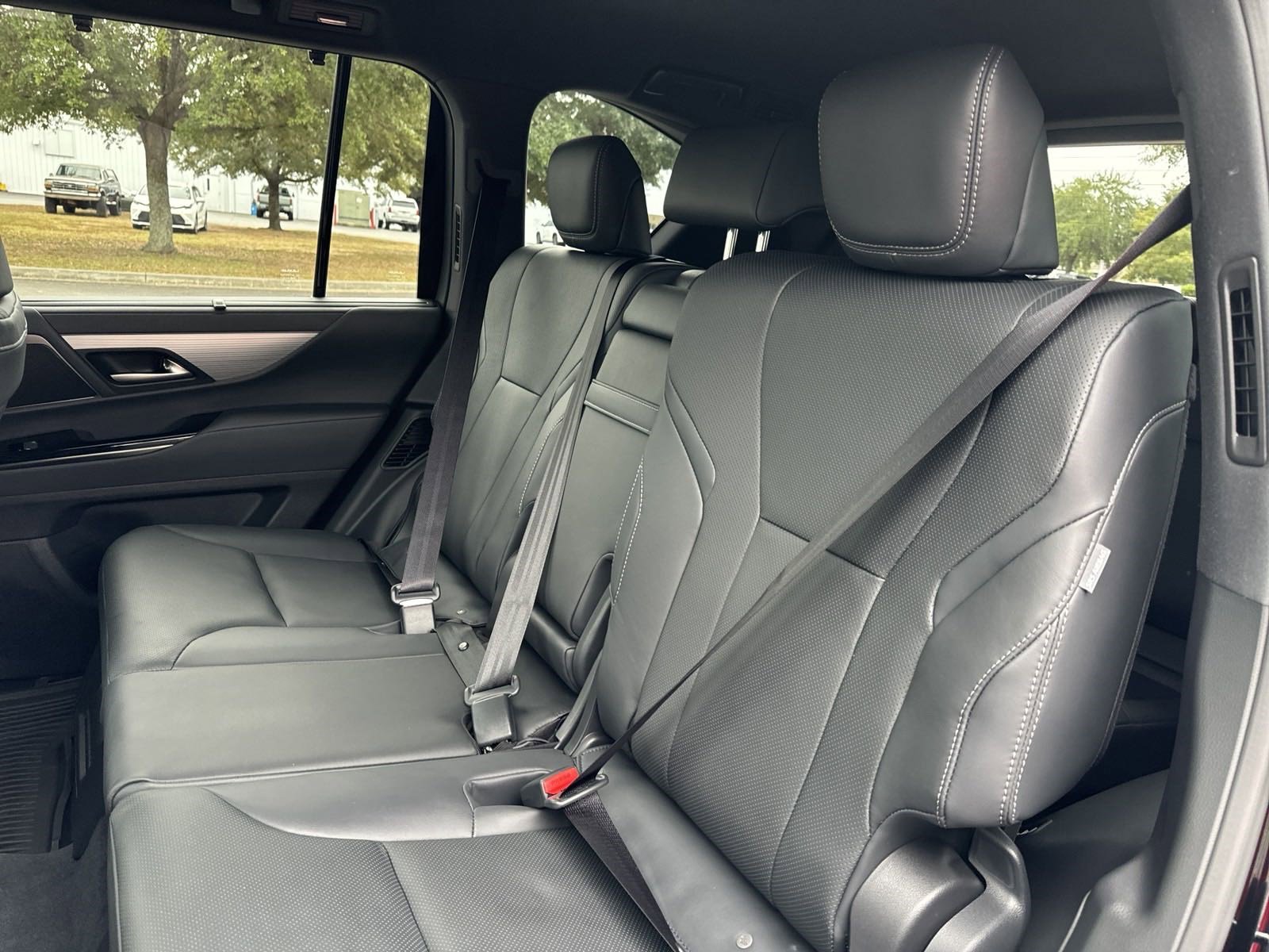 Used 2024 Lexus LX 600 F Sport image 28