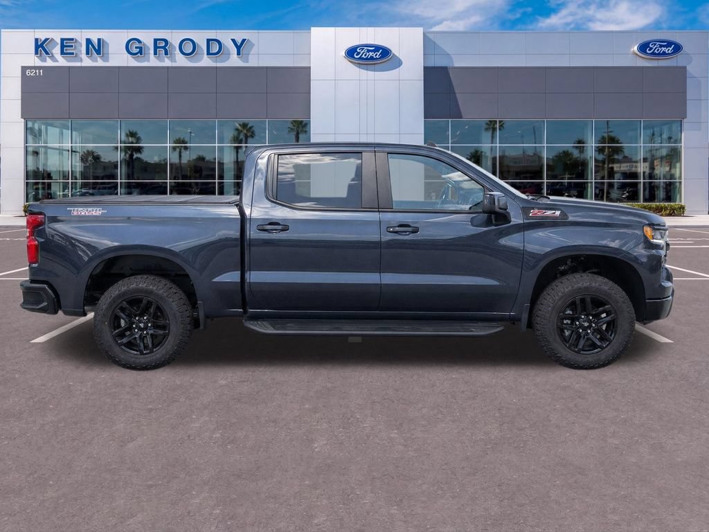 Used 2021 Chevrolet Silverado 1500 LT Trail Boss w/ Convenience Package II AWD/4WD image 3