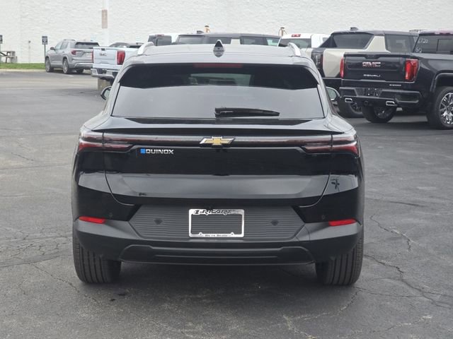 New 2026 Chevrolet Equinox EV LT image 15