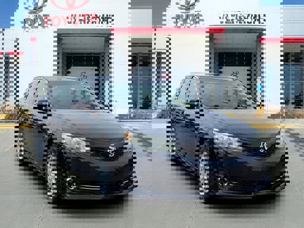 Used 2014 Toyota Camry SE image 3