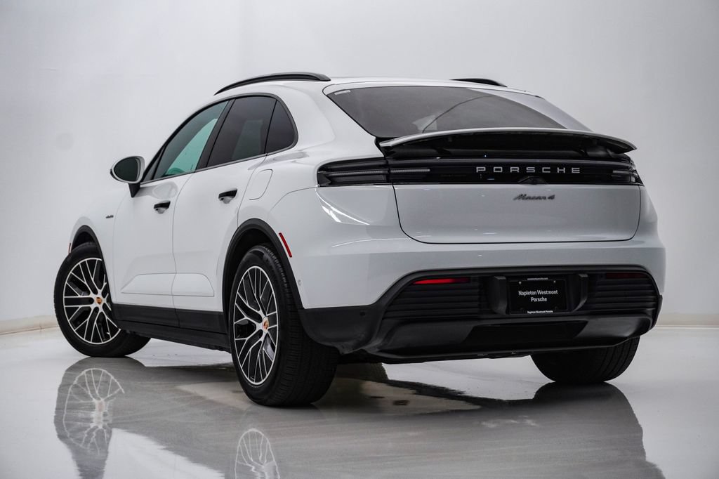 Certified 2025 Porsche Macan 4 Electric AWD/4WD image 3
