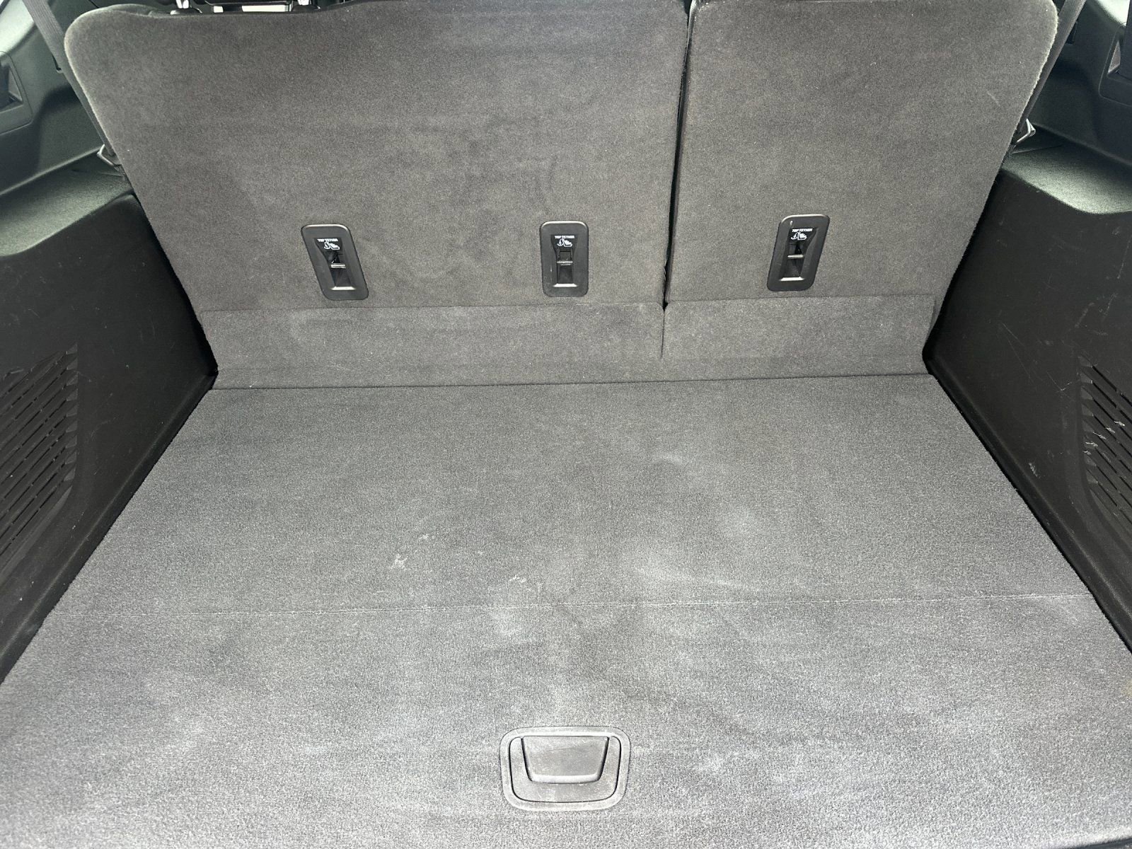 Used 2023 GMC Yukon XL AT4 image 18