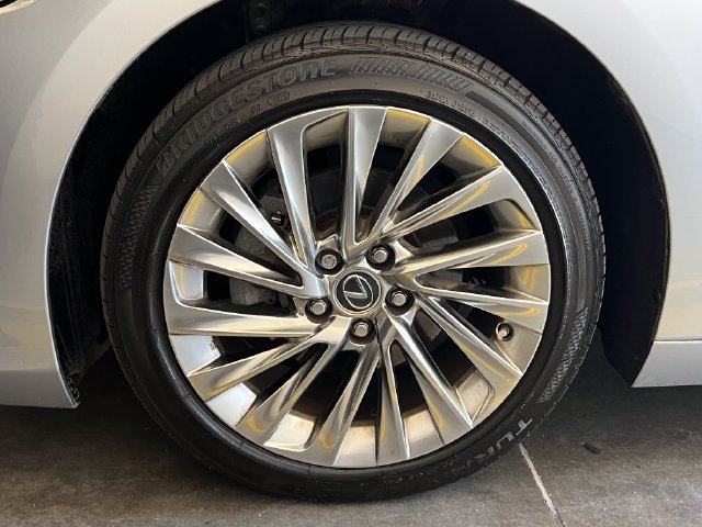 Used 2023 Lexus ES 350 w/ Accessory Package (Z1) FWD image 9