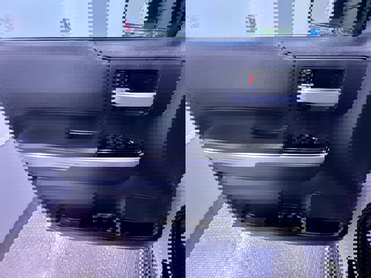 Used 2015 Toyota Tundra SR5 w/ SR5 Upgrade Package image 12