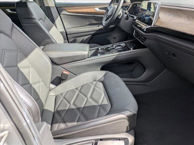 Used 2024 Volkswagen Atlas SE image 17