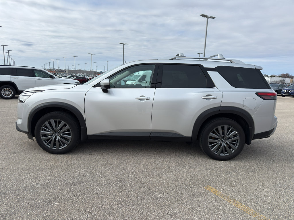 Certified 2025 Nissan Pathfinder SL w/ SL Premium Package image 6