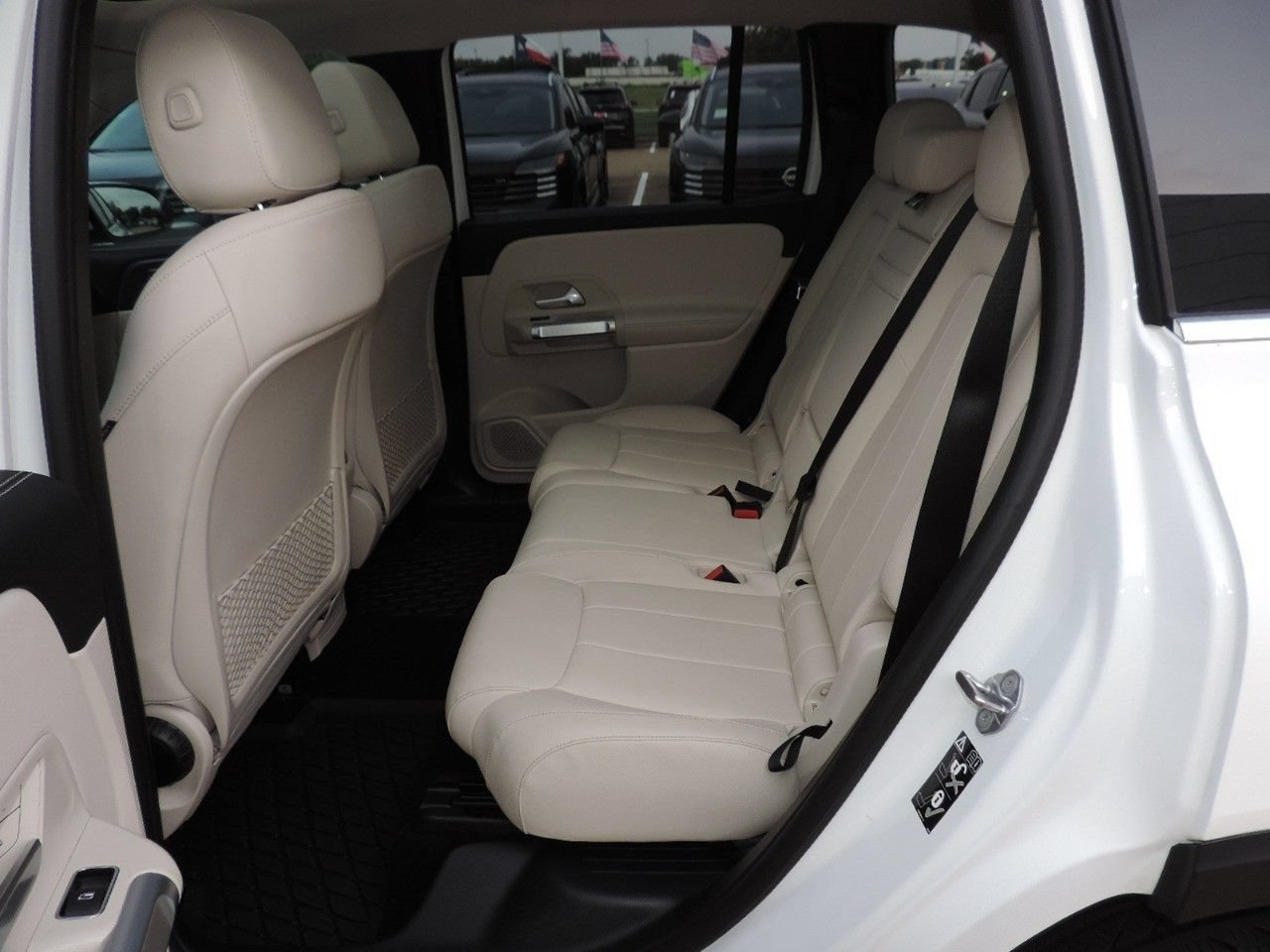Used 2022 Mercedes-Benz GLB 250 4MATIC image 23