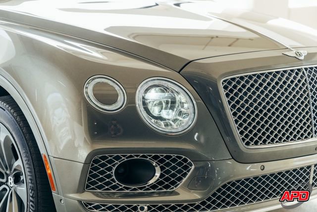 Used 2017 Bentley Bentayga image 53