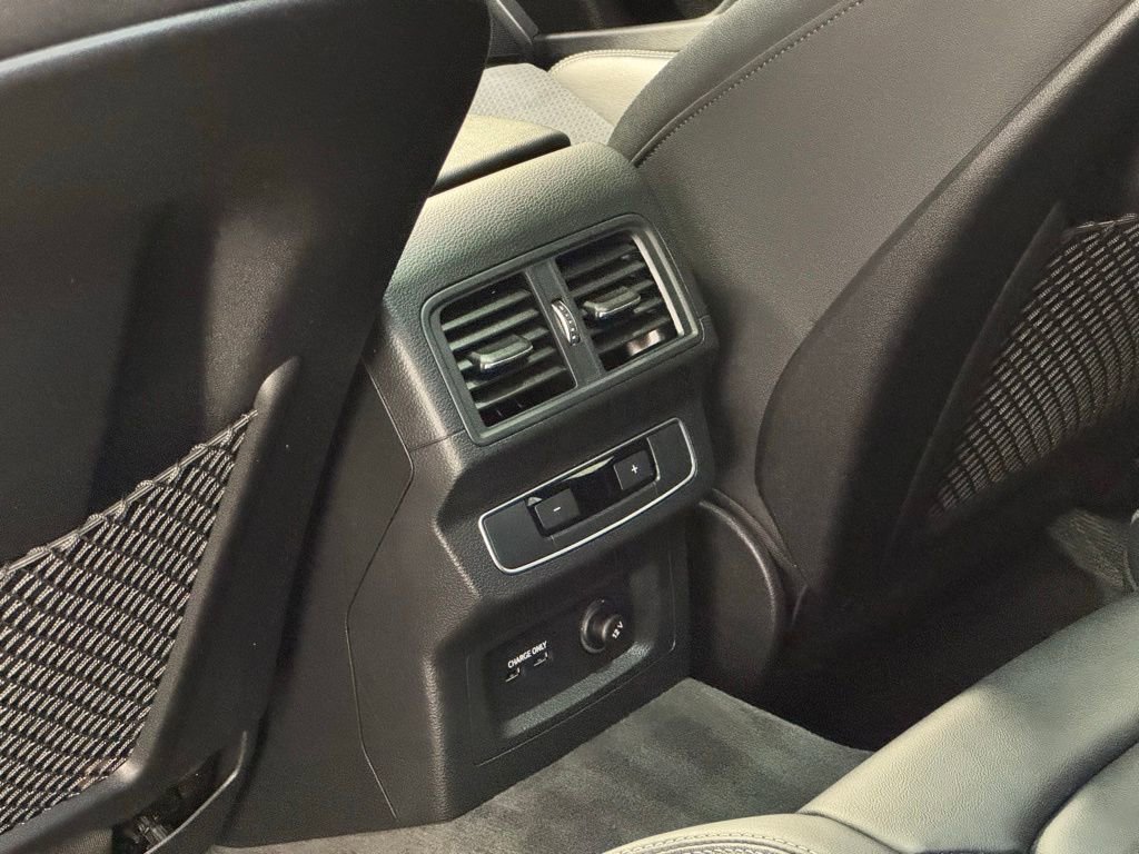 Used 2022 Audi SQ5 Premium image 22