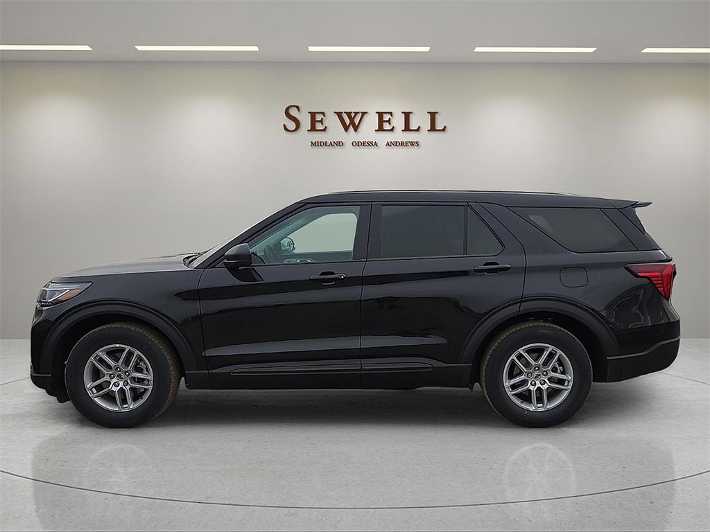 New 2026 Ford Explorer Active image 2