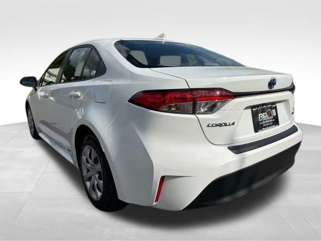 Used 2023 Toyota Corolla LE image 3