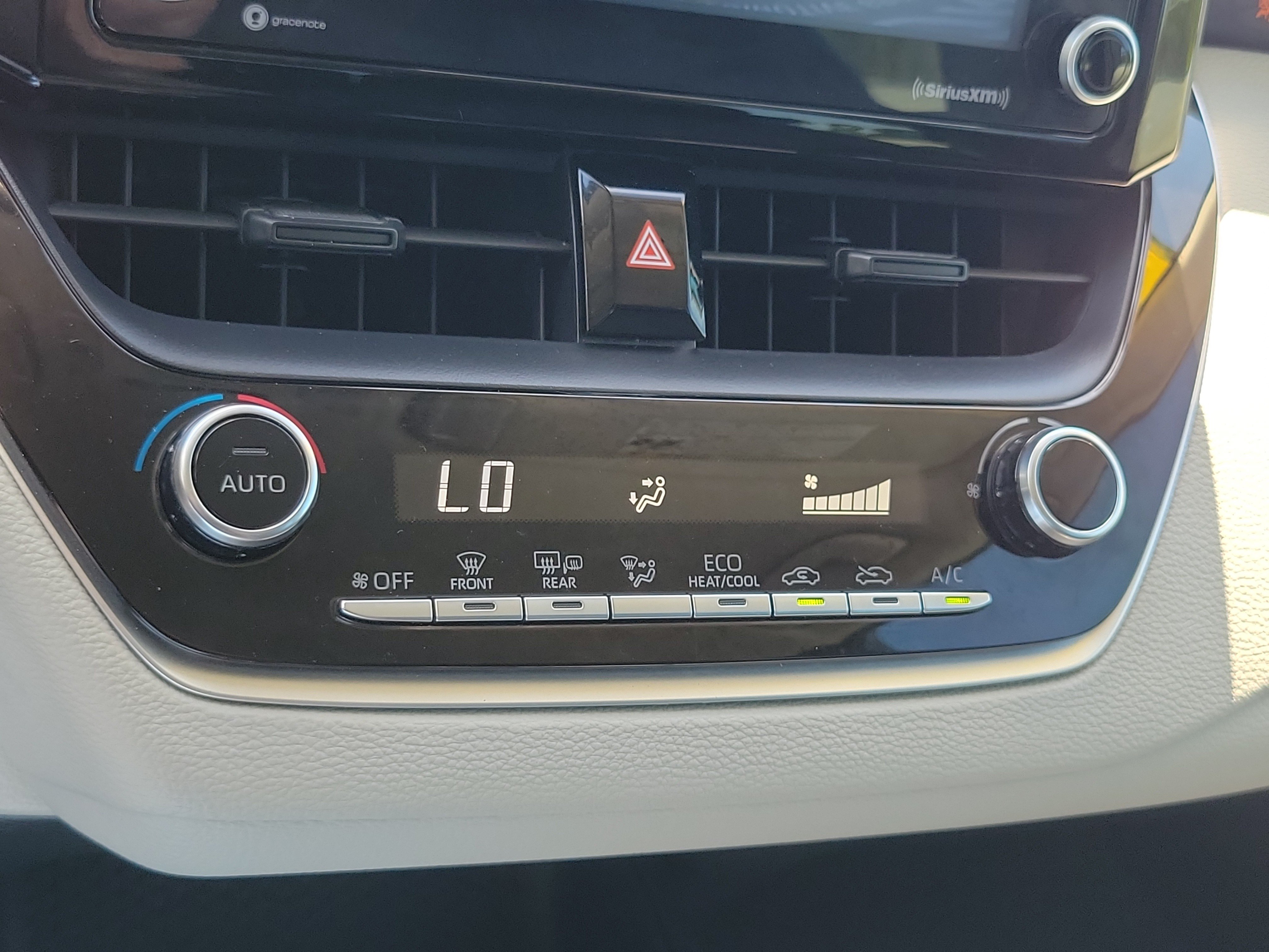 Used 2022 Toyota Corolla LE w/ LE Convenience Package FWD image 22